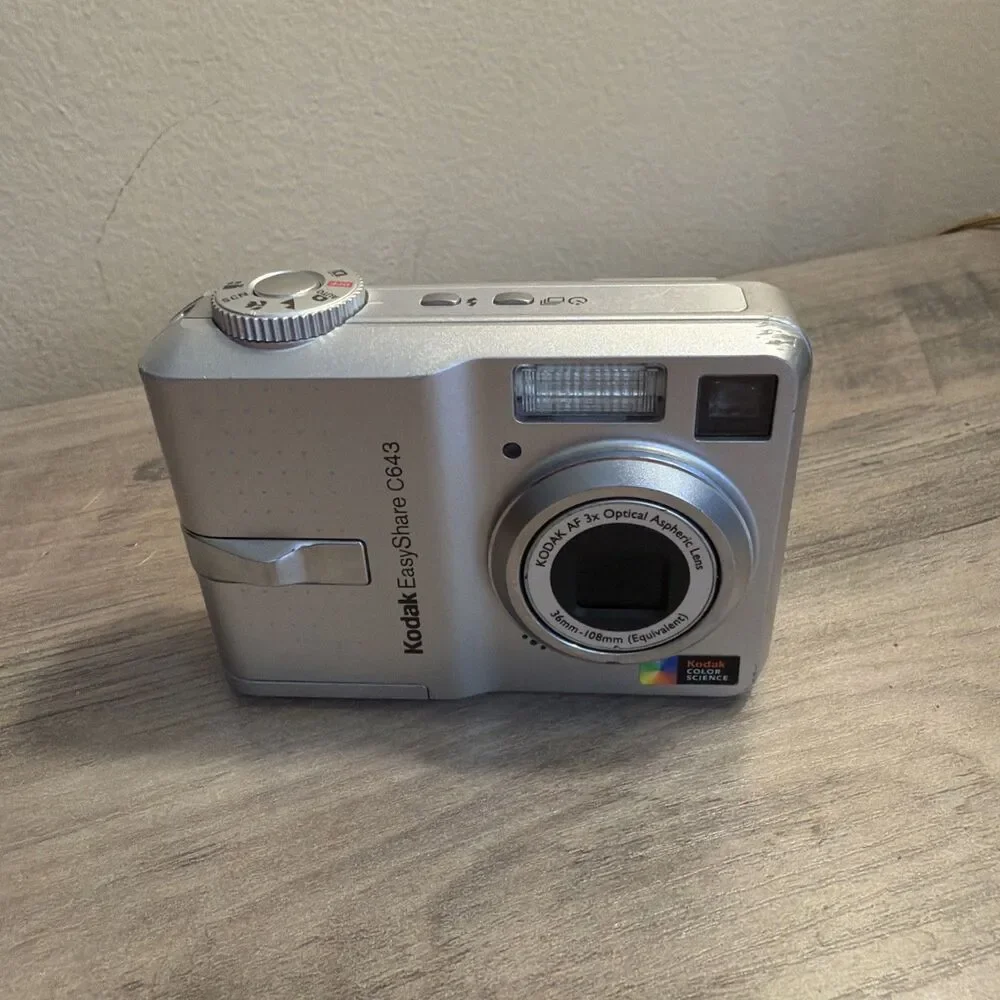 Kodak EasyShare C643 6.1MP Compact Digital Point Shoot Camera TESTED WORKS
